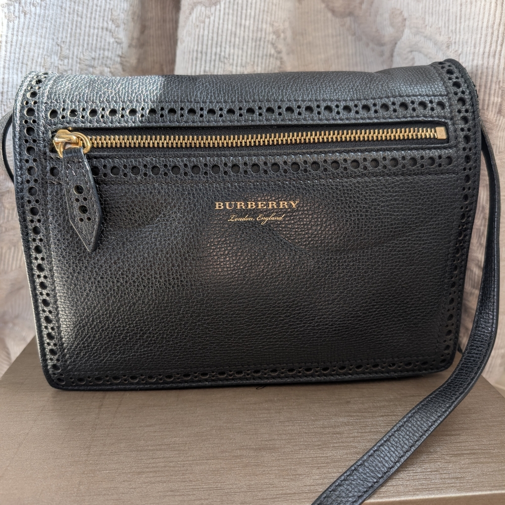 Authentic Burberry Brogue Tassel Macken Crossbody - Picture 3 of 7